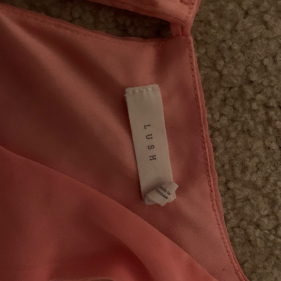 A Lush peachy gathered dress - Picture 2 of 4